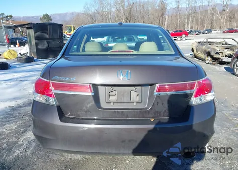 2011 Honda Accord 2.4 Ex-L from USA, damaged, VIN 1HGCP2F8XBA026959